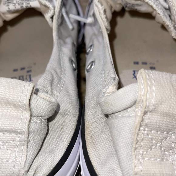 Converse - Picture 8 of 11